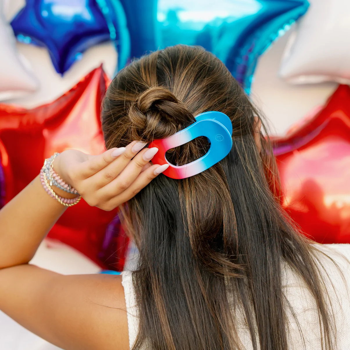 Miss Americana Flat Round Clip Medium