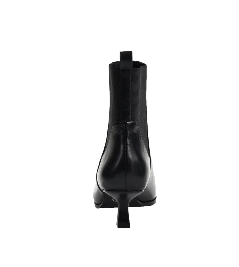 Novva Boots