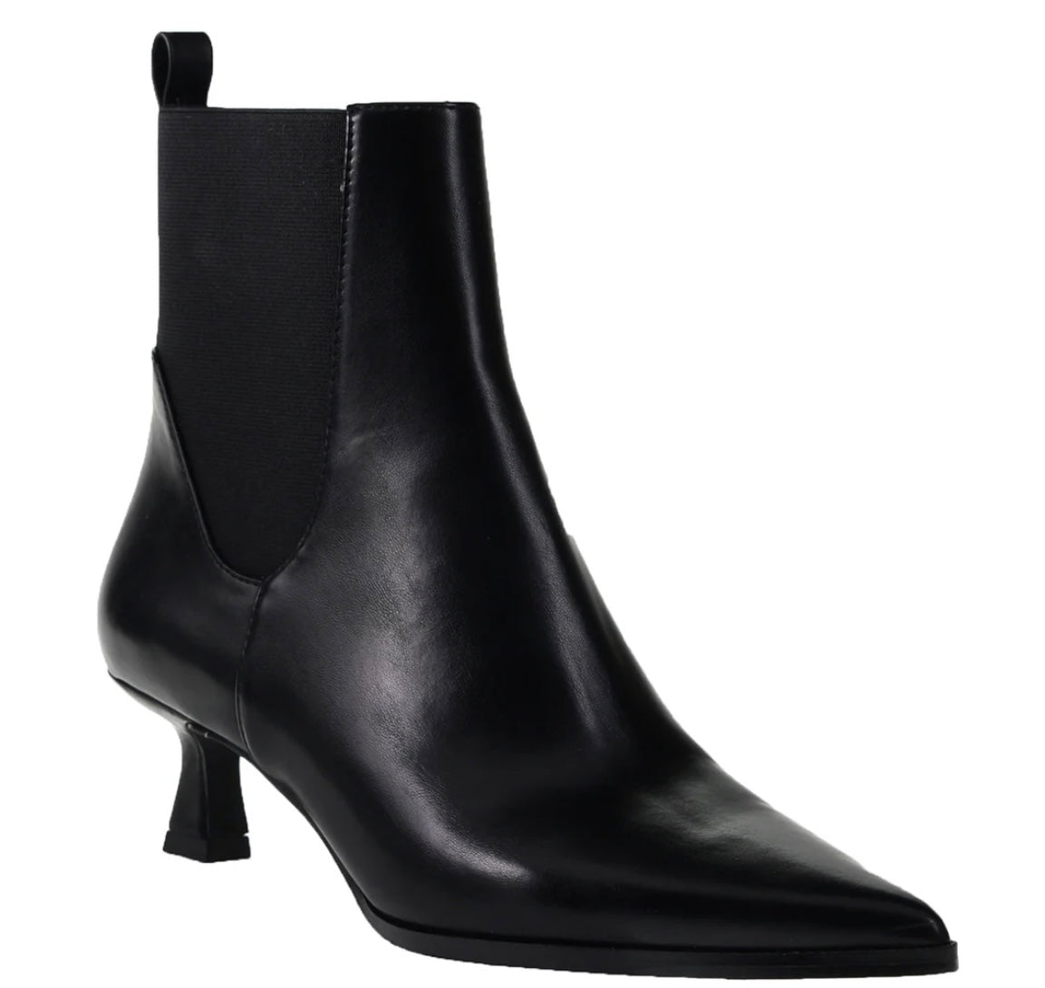 Novva Boots