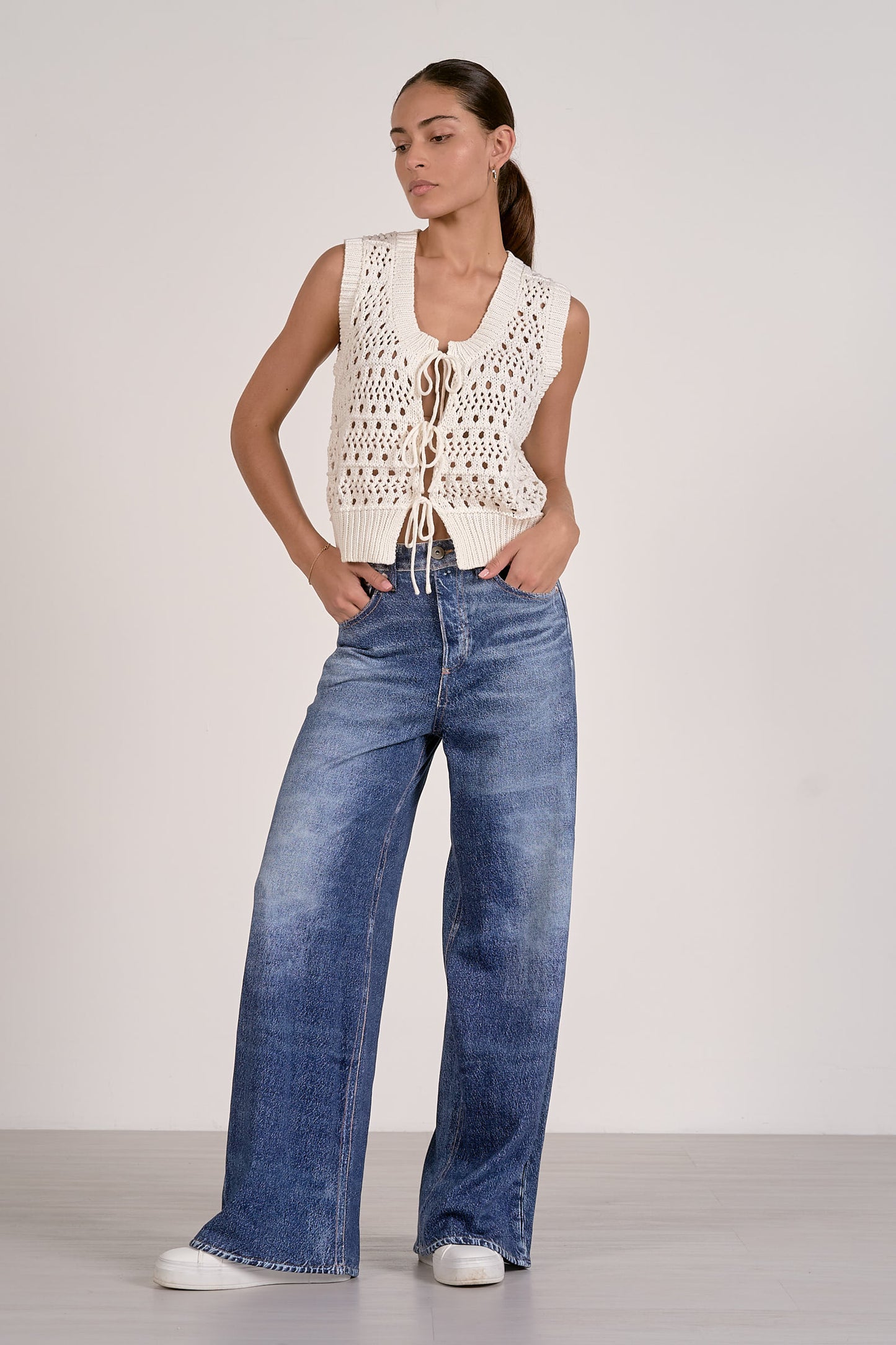 Lia Top White
