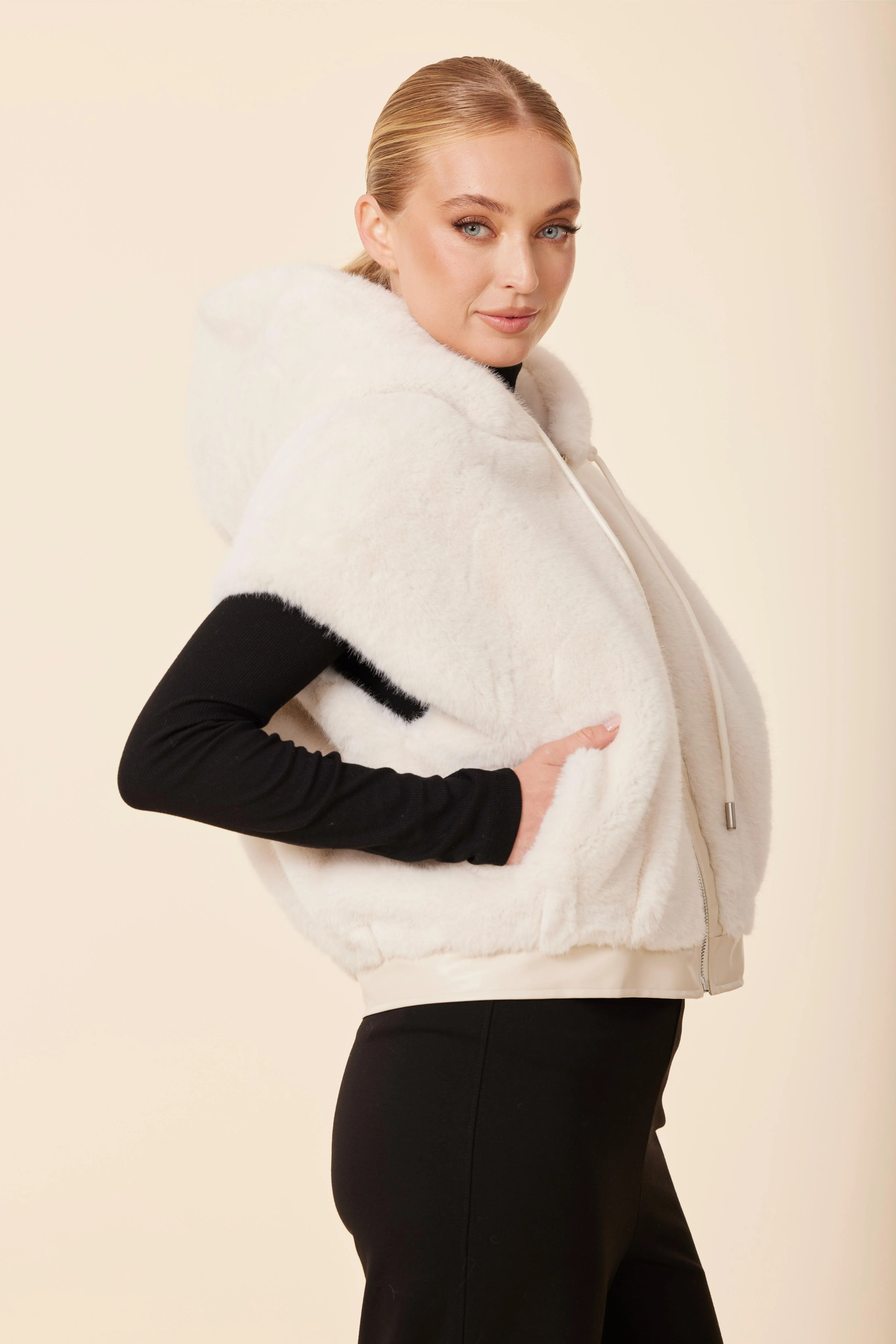 Elsa Vest