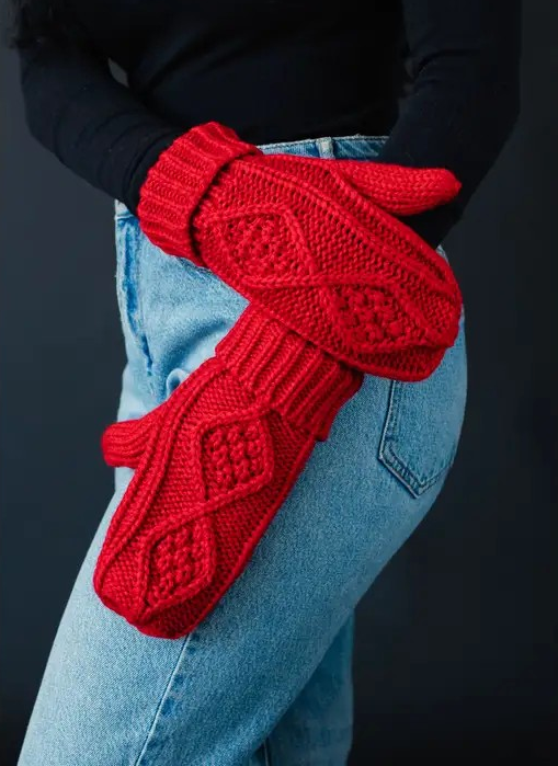 Cable Knit Mittens Classic Red